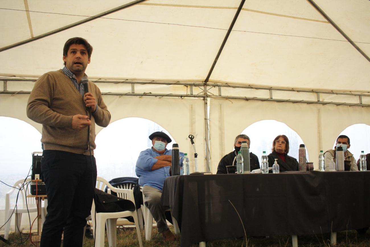 ALCALDES REUNIDOS EN EL CORDOBES ESTE MEDIODIA. Gobierno de Cerro Largo